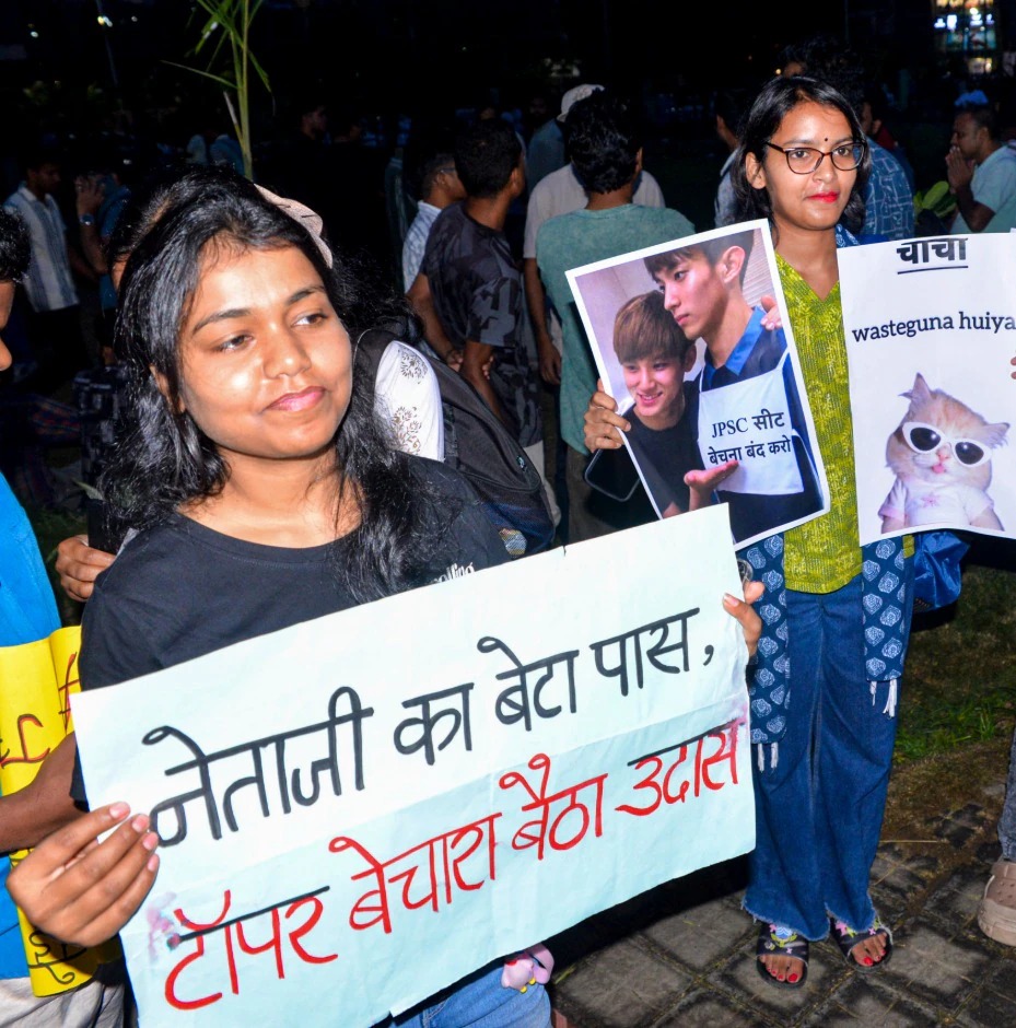 JPSC के पूर्व अध्यक्ष एल. खियांगते से इस मामले में लगातार पूछताछ की जा रही है।