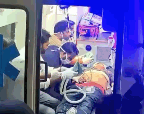 मंगलवार देर रात गंभीर हालत में आईसीयू एंबुलेंस से CI को उदयपुर रेफर किया गया था।
