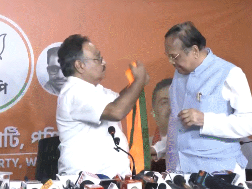 तृणमूल कांग्रेस (TMC) के तीन पूर्व राज्यसभा सांसद सुष्मिता देव, सुखेंदु शेखर राय और प्रकाश चिक बराइक 9 जुलाई 2026 को भाजपा में शामिल हुए थे।