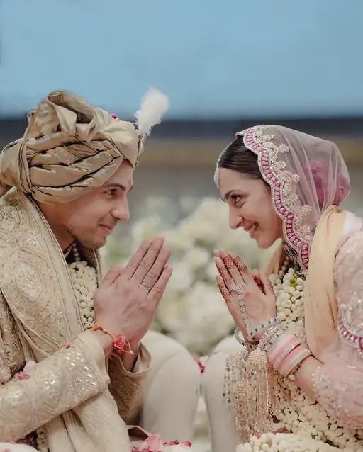 शादी के बाद अक्सर माना जाता है कि अभिनेत्रियों के करियर की रफ्तार धीमी हो जाती है, लेकिन कियारा के साथ ऐसा नहीं हुआ।
