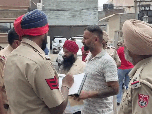ਪੁਲਿਸ ਨੇ ਪੀੜਤ ਪਰਿਵਾਰ ਦੇ ਬਿਆਨ ਦਰਜ ਕੀਤੇ।