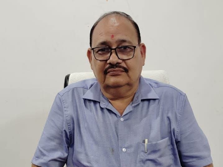 जिला कार्यक्रम अधिकारी (डीपीओ) दिनेश कुमार दीक्षित।