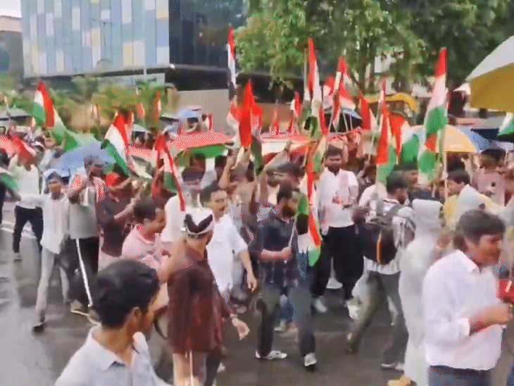 छात्रों ने जयपाल सिंह मुंडा स्टेडियम से अलबर्ट एक्का चौक तक तिरंगा यात्रा निकाली।