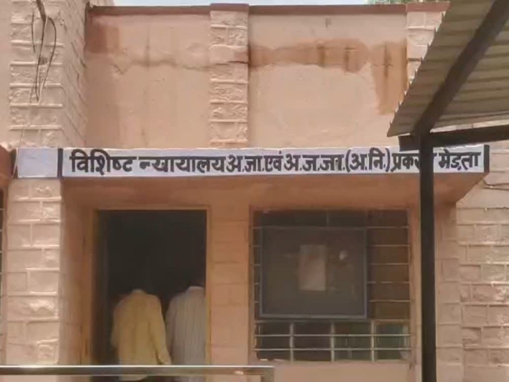 फाइनल बहस के दौरान सीबीआई के विशेष लोक अभियोजक राजेश कुमार ने जांच एजेंसी सीबीआई टीम और पीड़ित पक्ष की ओर से तर्क रखे।