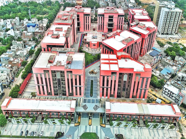 300 कराेड़ खर्च कर 6700 वर्गमीटर में बना देश का पहला कोचिंग हब खाली। - Dainik Bhaskar
