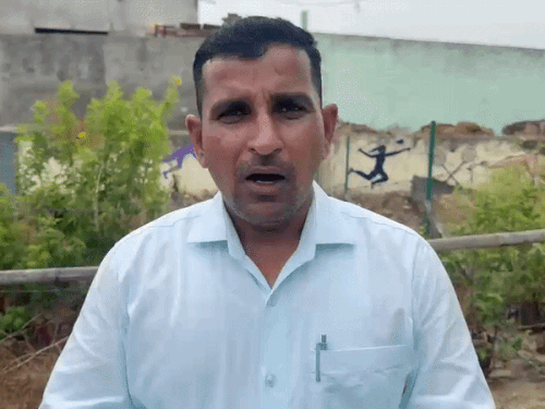 गेस्ट टीचर एसोसिएशन के मीडिया प्रभारी डॉ. अजय लोहान।