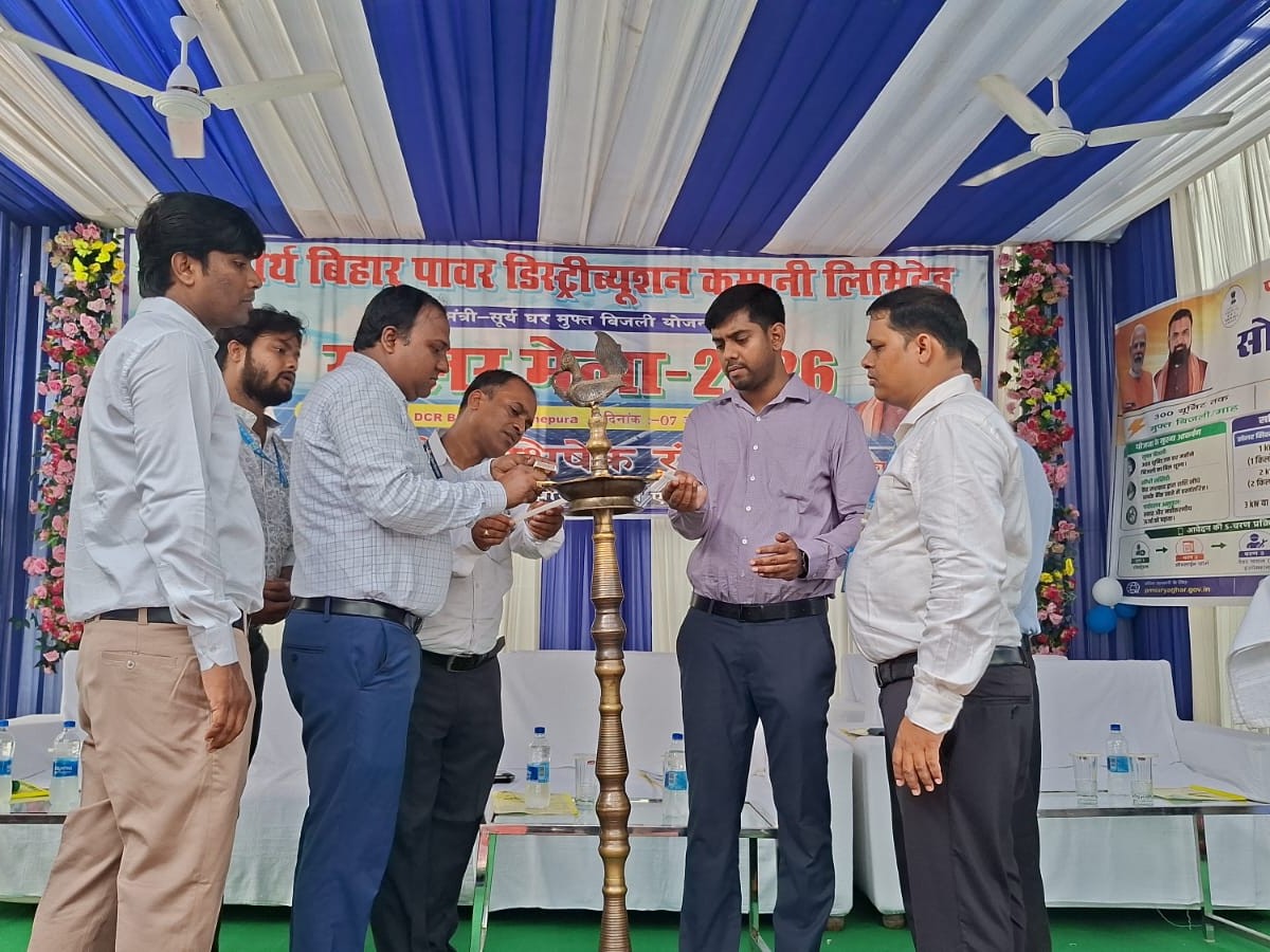 डीडीसी ने दीप प्रज्वलित कर कार्यक्रम का उद्घाटन किया।