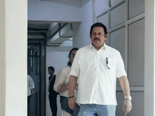 Actor Akhilendra Mishra arrived to pay tribute.
