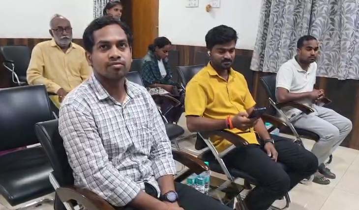 न्यूज कुमार ने बताया कि अंकसूची में सिर्फ न्यूज नाम अंकित है