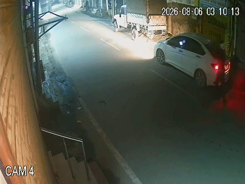 गाड़ी के पास घुमता चोर।
