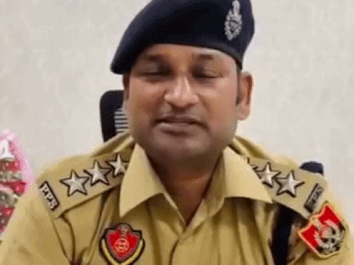 डीएसपी रमनदीप ने कहा कि वीडियो में दिख रही युवतियों और युवक की पहचान पुलिस कर रही है।