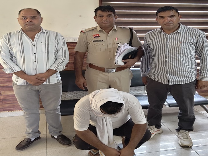 पुलिस की गिरफ्त में आरोपी।
