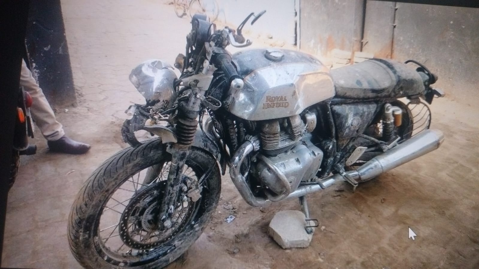 ममता कुमारी की इसी बाइक से समस्तीपुर में एक्सीडेंट हुआ था। (घटना के बाद की फोटो)