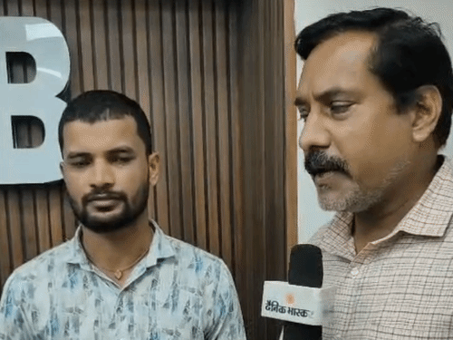 दैनिक भास्कर डिजिटल से बातचीत में हे राम ने बताया कि नाम उनकी दादी ने रखा था।