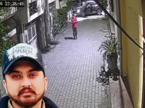सीसीटीवी कैमरे में फायरिंग करते हुए दिखा आरोपी। इनसेट में हरजिंदर सिंह की फाइल फोटो - Dainik Bhaskar