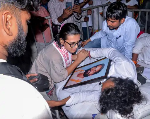 ऑल इंडिया स्टूडेंट्स एसोसिएशन (AISA) की राष्ट्रीय अध्यक्ष नेहा बोरा ने शनिवार को छात्र नेता देवेंद्र नाथ महतो से बातचीत की।