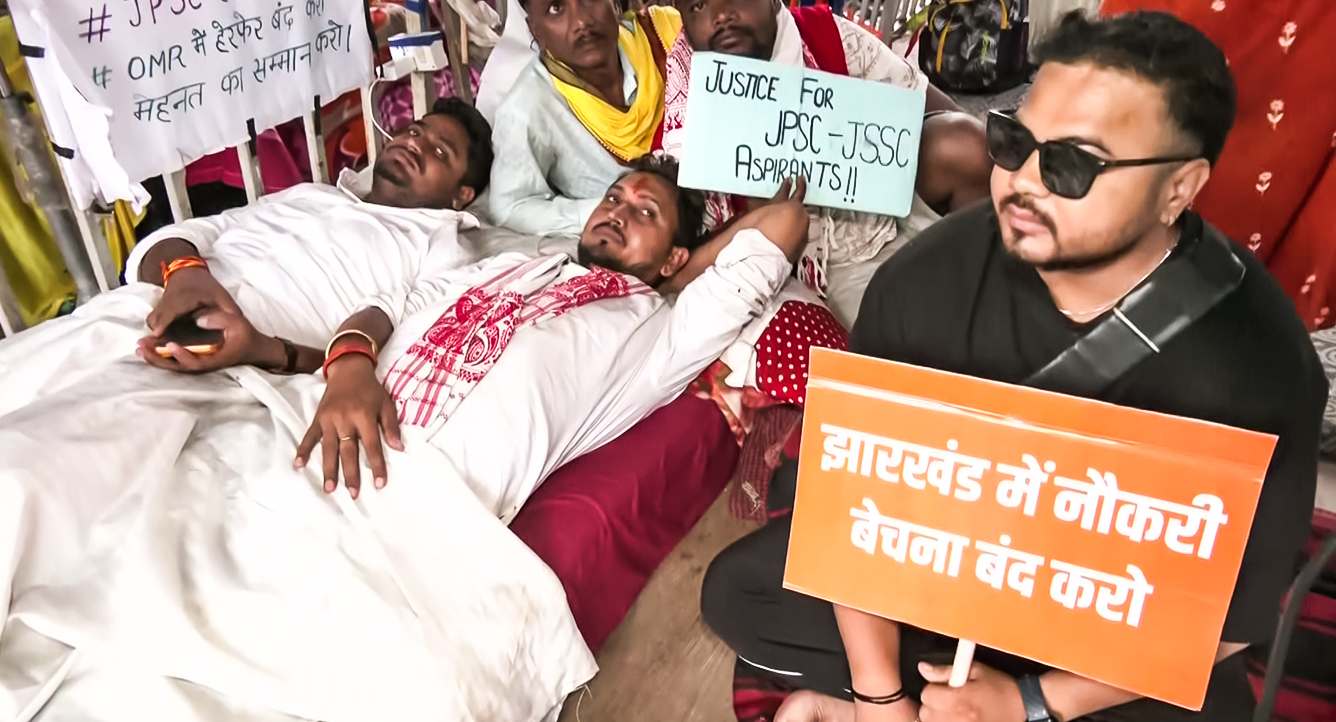 रांची में छात्रों के आंदोलन का शनिवार को 15 वां दिन है। 6 छात्र भूख हड़ताल पर हैं।
