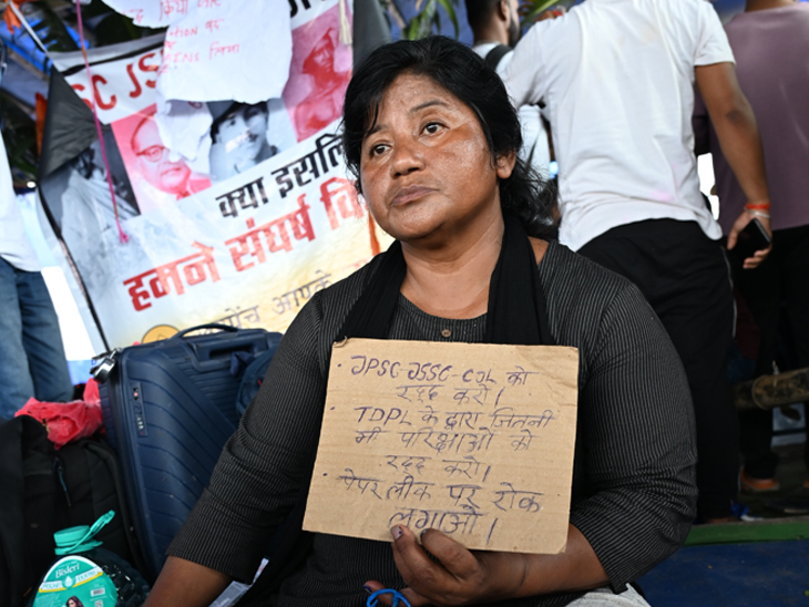 बबिता अंजली मौत के कुएं में गाड़ी चलाकर अपना व आने बच्चों का भरण पोषण करती थीं।