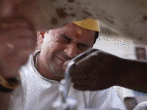 पिता को याद कर भावुक दिखे, पैतृक गांव फुलवरिया में साइकिल चलाई, गाय का दूध निकाला|पटना,Patna - Dainik Bhaskar