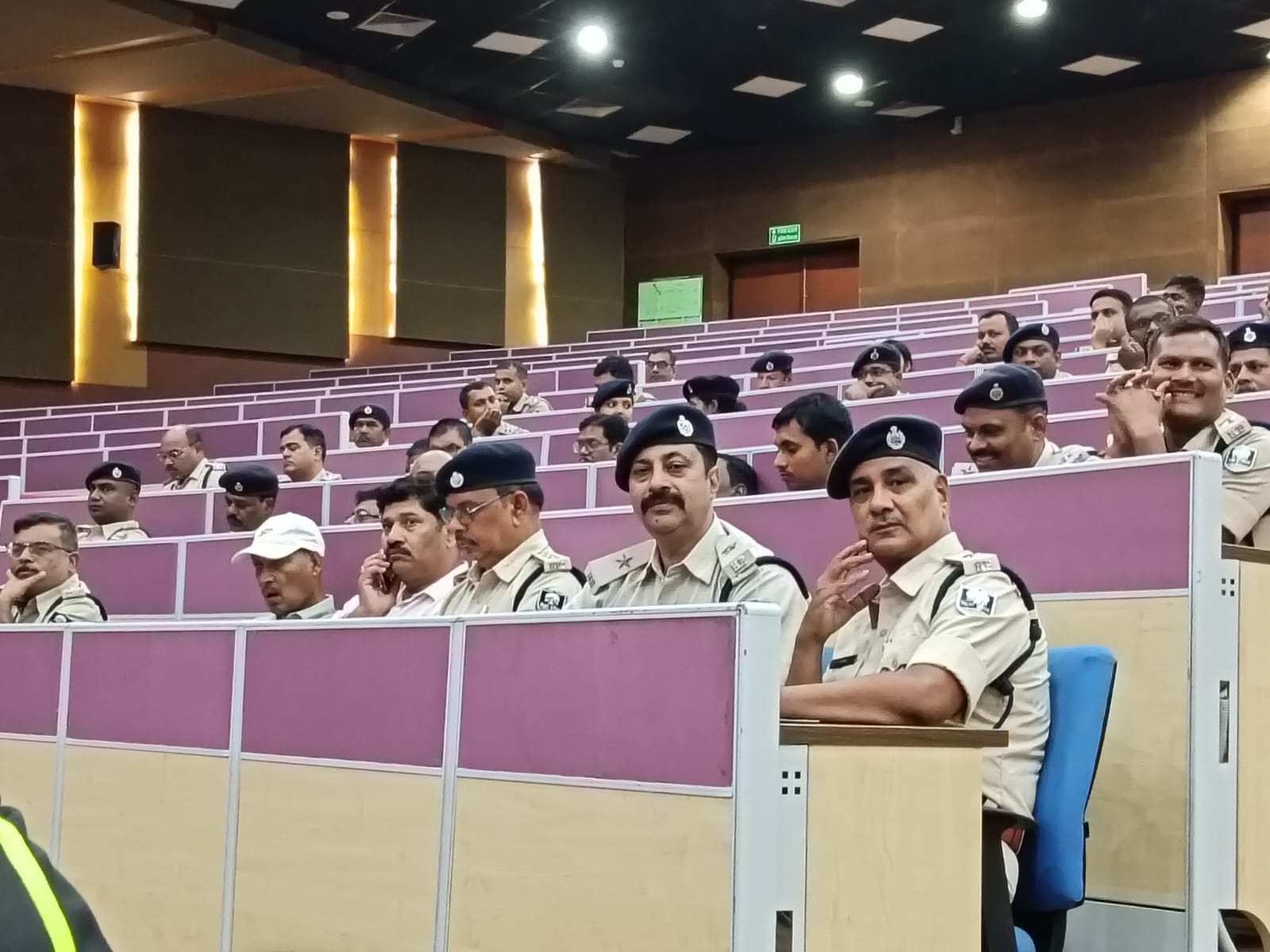 सम्मेलन में बिहार, झारखंड, पश्चिम बंगाल और ओडिशा के अधिकारी भी शामिल हुए।
