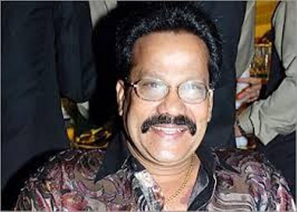 Lawrence D'Souza was the director and cameraman of the film Saajan.