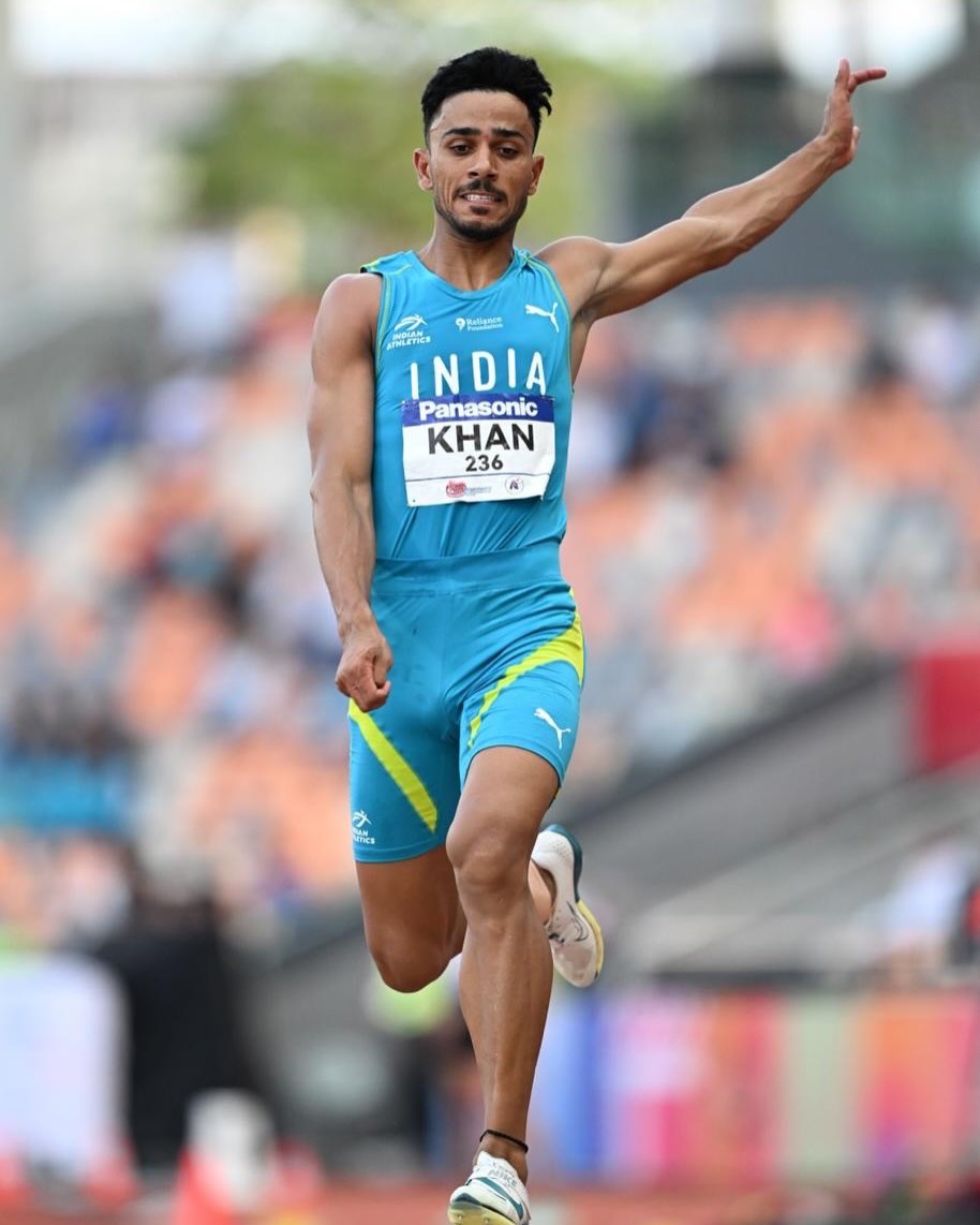 24वीं नेशनल जूनियर एथलेटिक्स फेडरेशन कप में शाहनावाज ने 8.23 मीटक की छलांग लगाई थी।