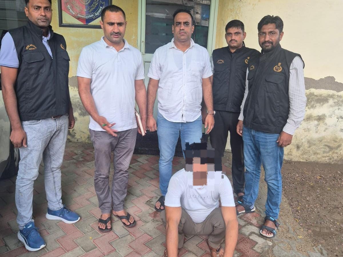 8 साल से फरार था, लूट-गोतस्करी सहित 10 मामले पहले से दर्ज|बावल,Bawal - Dainik Bhaskar