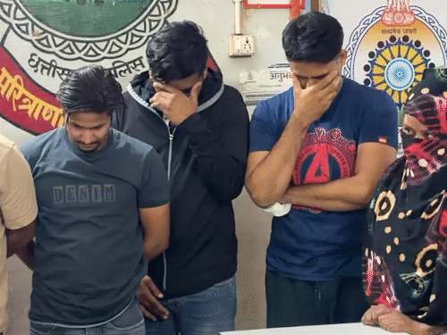 सभी आरोपी दुर्ग-भिलाई के अलग-अलग इलाकों के रहने वाले बताए गए हैं।