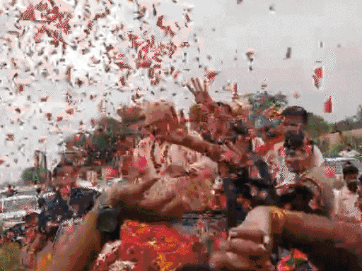 More than a thousand vehicles were part of Brijbhushan's rally. Saints welcomed him in Ayodhya.
