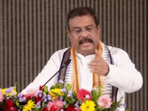 धर्मेंद्र प्रधान ने शनिवार को भुवनेश्वर की GM यूनिवर्सिटी के एक कार्यक्रम में हिस्सा लिया। - Dainik Bhaskar