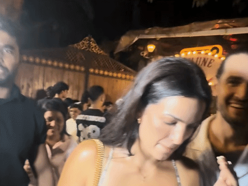 हार्दिक पंड्या से तलाक लेने के बाद, नताशा को कई मौकों पर मुंबई में अलेक्जेंडर के साथ स्पॉट किया गया है।