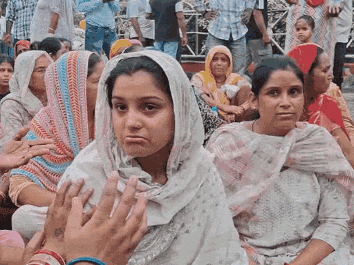 बीरू की हत्या के बाद उसकी पत्नी ने परिवार संग सड़क पर बैठकर न्याय की मांग की थी। इसके बाद पुलिस ने दोनों बदमाशों को एनकाउंटर में ढेर किया।