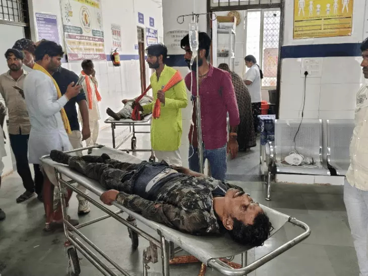 हादसे के बाद बच्चे के पिता की हालत भी गंभीर है।