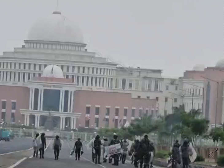 A large number of personnel have been deployed in the assembly complex.