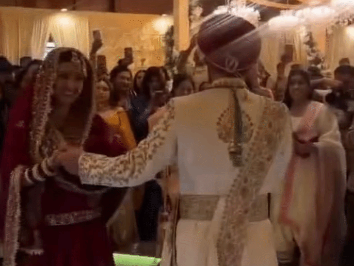 शादी के बाद रमनदीप सिंह और चार्ली चौहान ने डांस किया।