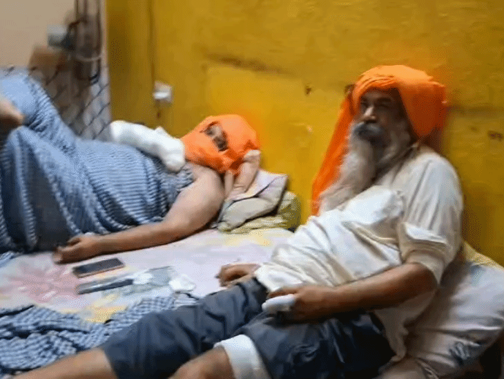 सिक्योरिटी की चिंता के कारण मंड और उनके बेटे का घर पर ही इलाज चल रहा है।