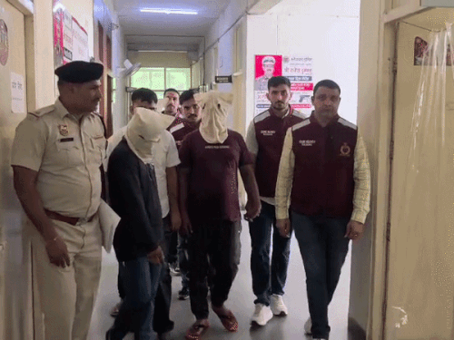 2 पिस्टल-4 मैग्जीन और 30 कारतूस बरामद; भाई पर हमले का बदला लेने के लिए बनाई गैंग|फरीदाबाद,Faridabad - Dainik Bhaskar