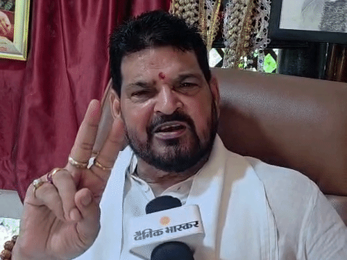 बृजभूषण शरण सिंह ने महिला पहलवानों से जुड़े मामले में कोर्ट के फैसले के बाद कहा- सब कुछ साजिश के तहत हुआ।