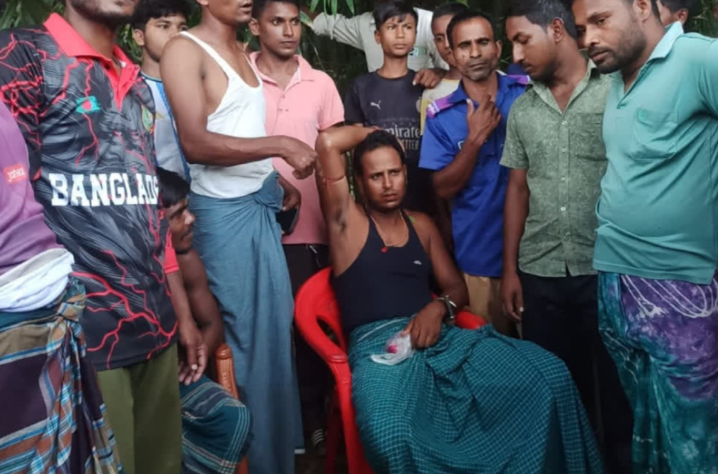 This photo of Dipankar is going viral on social media.