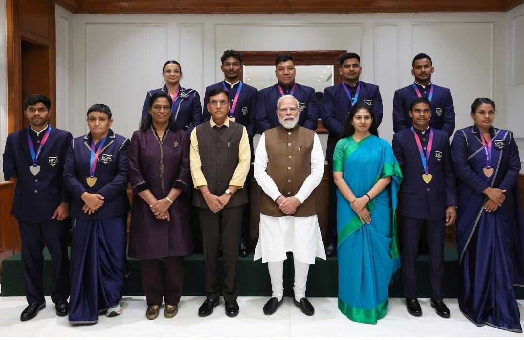 प्रधानमंत्री नरेंद्र मोदी के साथ शर्मिला धनखड़