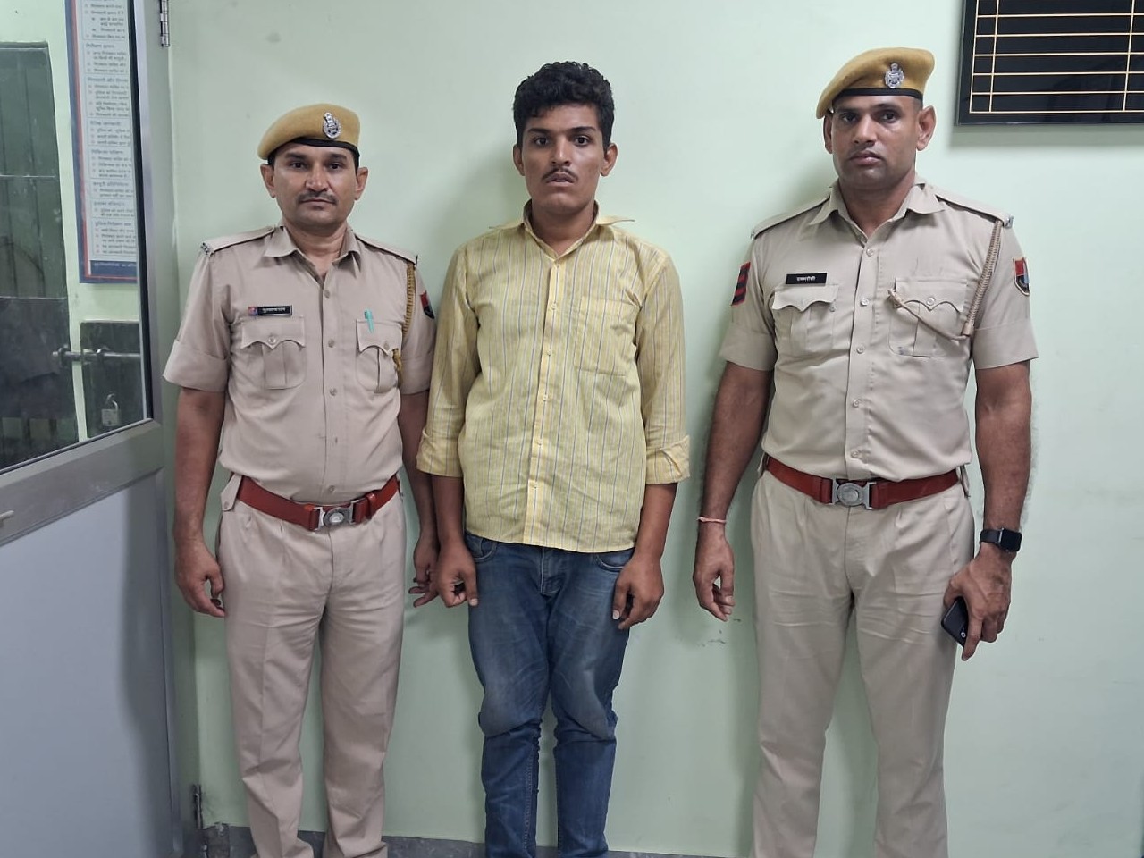 मोबाइल-ज्वेलरी किए थे चोरी, एक साल से फरार था आरोपी; पहले से कई केस दर्ज|जोधपुर,Jodhpur - Dainik Bhaskar