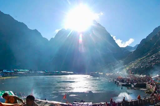 ₹100 में कर सकेंगे मणिमहेश यात्रा: हिमाचल में मिलेगी हेली टैक्सी, पहली बार लॉटरी से मिलेगी टिकट, 25 अगस्त से यात्रा शुरु होगी - Chamba News मणिमहेश की पावडल डल झील जिसमे हर साल 8 से 10 लाख श्रद्धालु स्नान करने पहुंचते हैं। -फाइल फोटो।