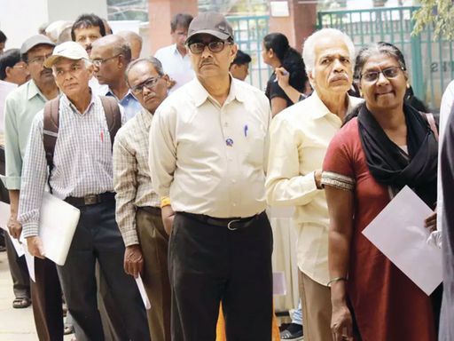 भारत में करीब 70 लाख पेंशनर्स है, जिन्हें केंद्र सरकार से पेंशन मिलती है।