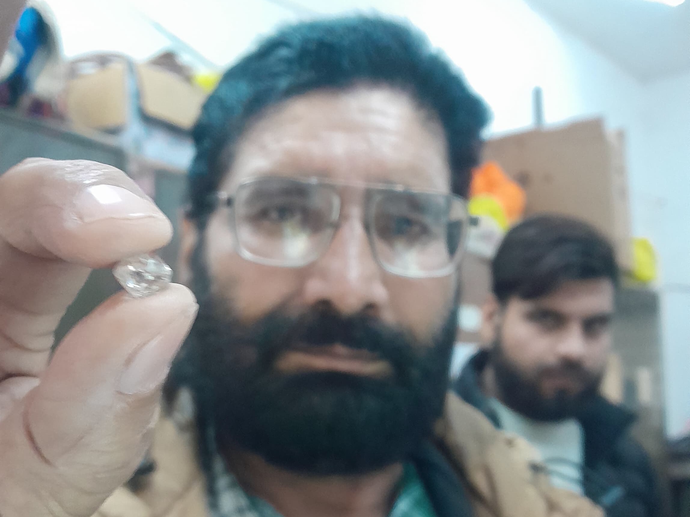 अहिरगवां की खदान से निकले हीरे की अनुमानित कीमत 30 लाख रुपए है।