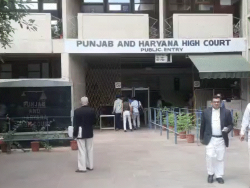 पंजाब एवं हरियाणा हाईकोर्ट ने सेशन कोर्ट का फैसला सुरक्षित रखा है।