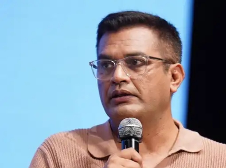 'होमबाउंड' के अलावा नीरज घायवान ने 'मसान', 'गीली पुच्ची' और 'जूस' जैसे प्रोजेक्ट्स का डायरेक्शन किया है।