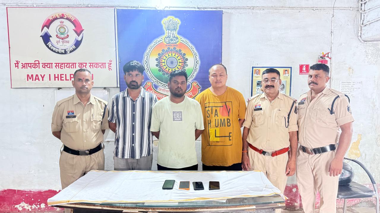पुलिस ने तीन आरोपी को किया गिरफ्तार।