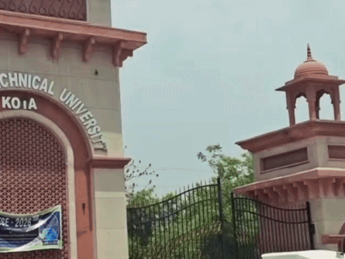 राजस्थान टेक्निकल यूनिवर्सिटी कोटा के फर्जी प्रोफेसर को गिरफ्तार किया।