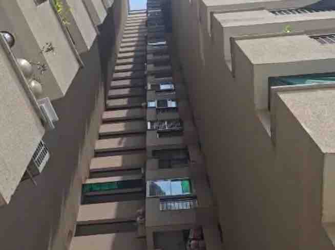 गाजियाबाद में लैंडक्राफ्ट गोल्फ लिंक सोसाइटी में एक टॉवर से गिरने से युवक की मौत हो गई।