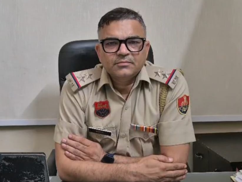 जानकारी देते पुलिस प्रवक्ता यशपाल सिंह।